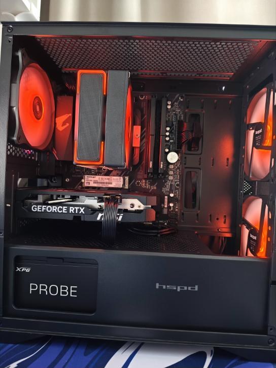 Сборка ПК на Ryzen 5 5600 с MSI GeForce RTX 5060 в чёрном корпусе HSPD